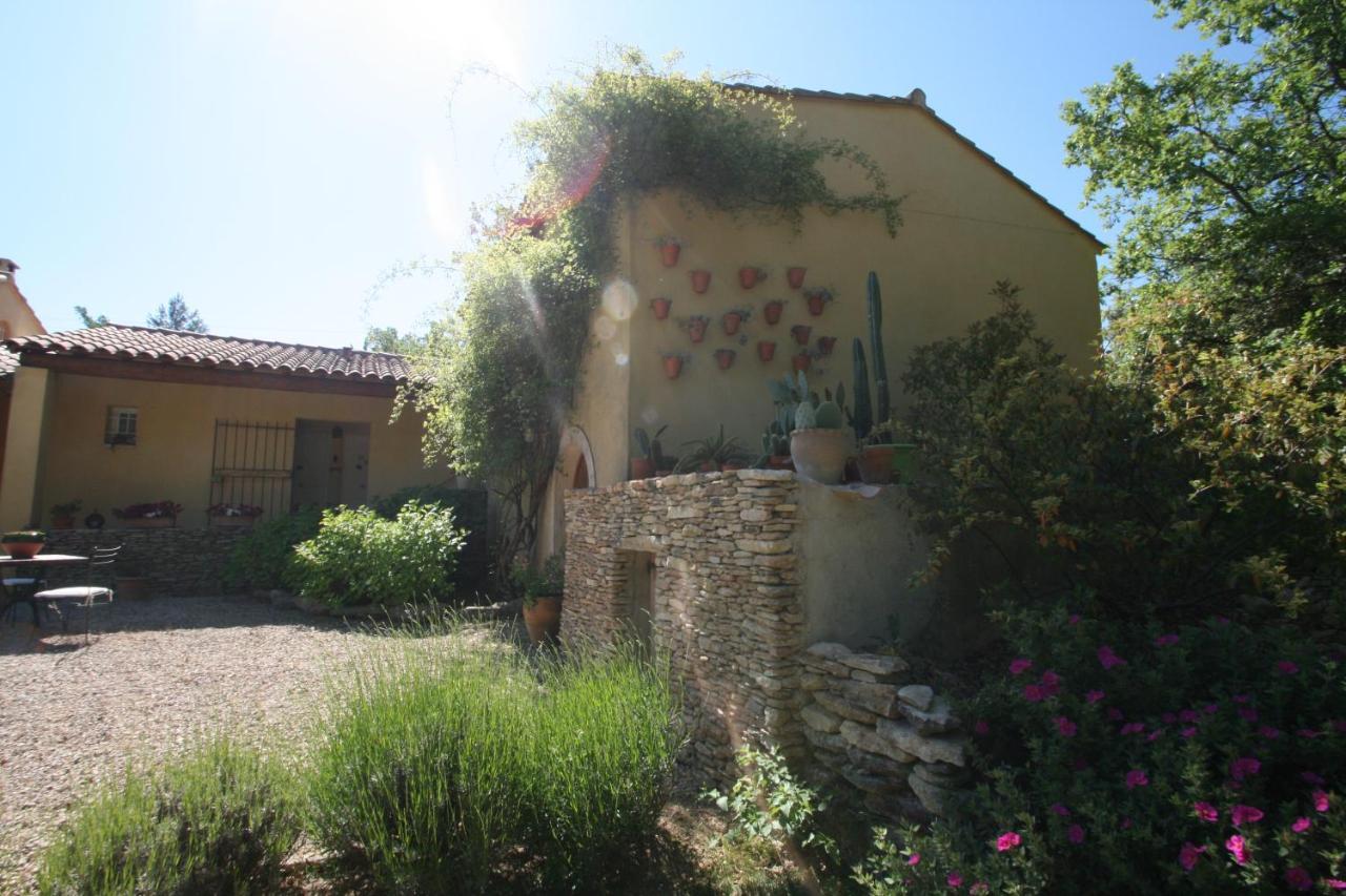 Le Mas Des Pierres Blanches Venasque Exterior photo